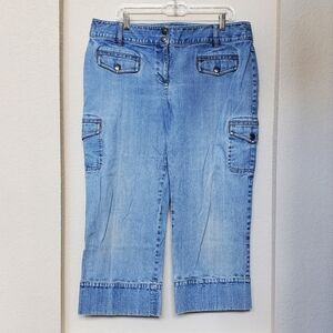 Ann Taylor LOFT Cropped Jeans. Size 16